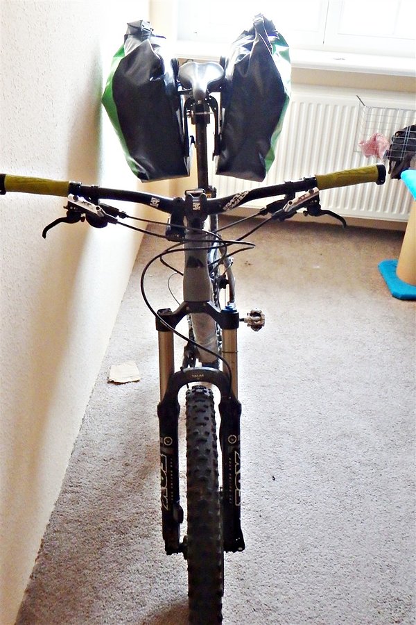 Bagażnik rowerowy mocowany do fulla na sztycę podsiodłową Massload CL-420Q ALU