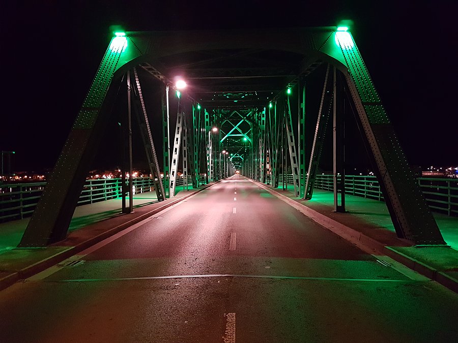 Sesja foto na moście we Włocławku