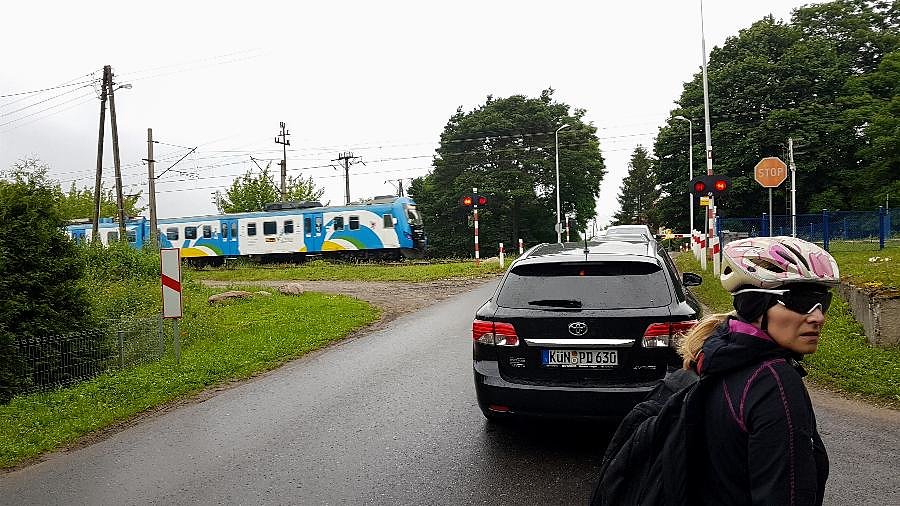 Przejazd kolejowy w Grzędzicach