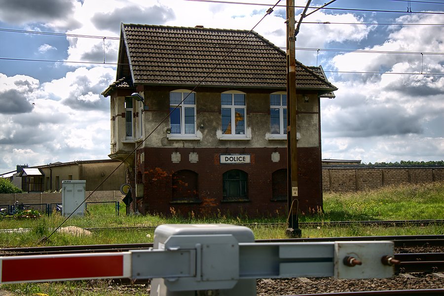 Na przejeździe w Dolicach