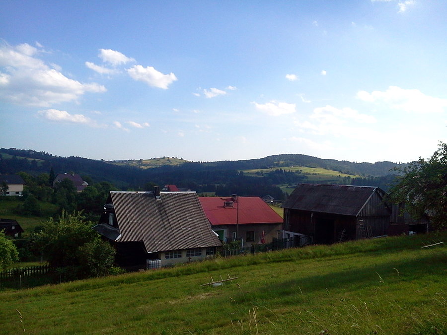 Widoczek z Jasnowic na Wawrzaczów Groń