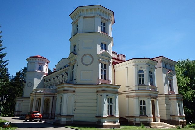 Pałac Lubomirskich w Bakończycach