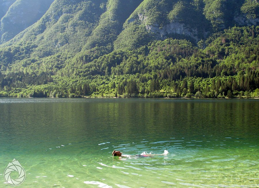 Dryfowanie przez Bohinjsko jezero
