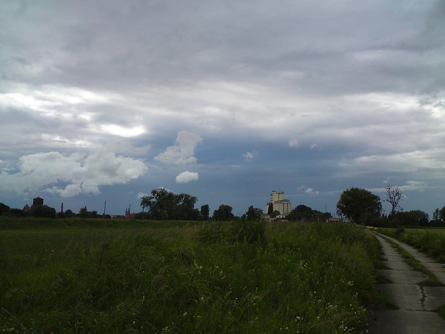 Chmurki nad Brzegiem