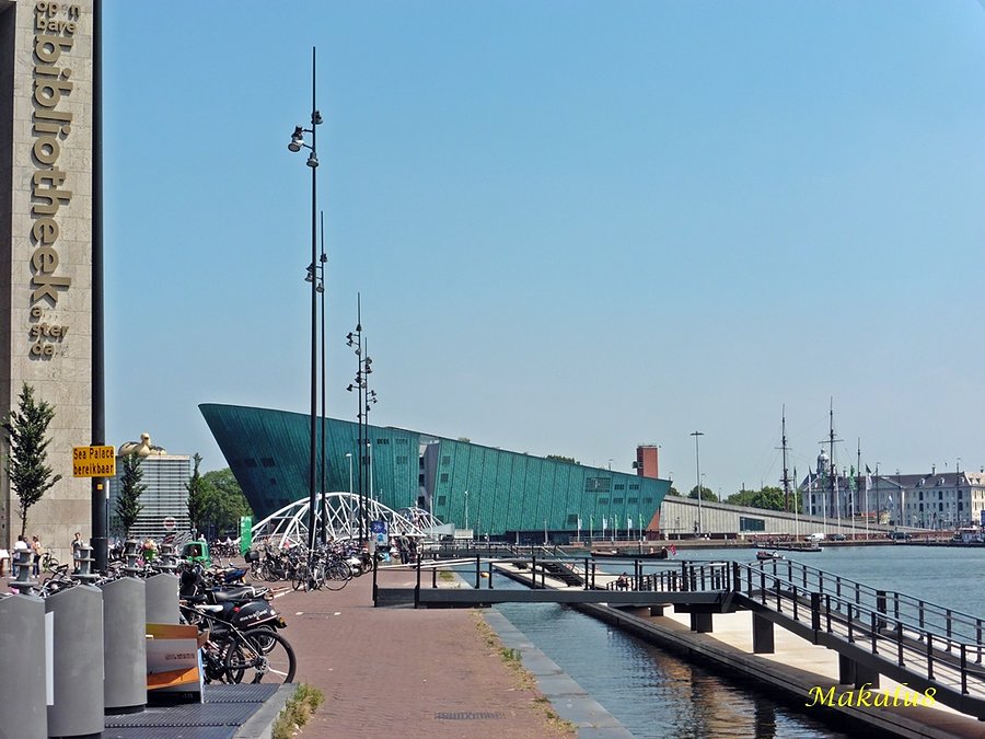 Amsterdam, centrum nauki NEMO