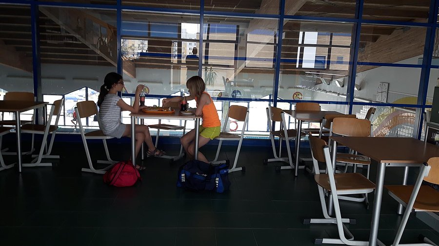 Frytki, kola, Hania i Dominika