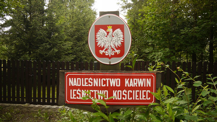 Nad jeziorem Gostomie- leśniczówka Kościelec