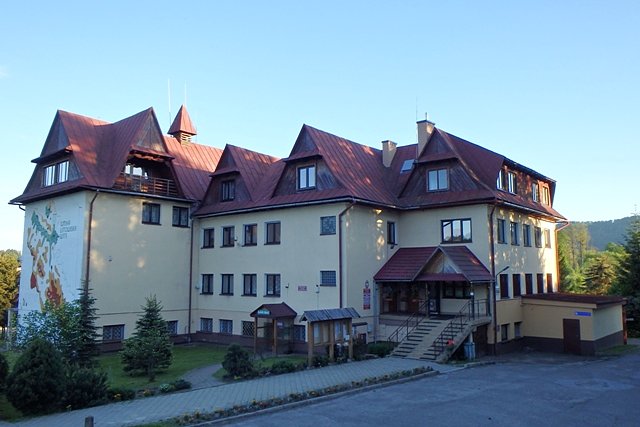 Budynek Urzędu Gminy w Lutowiskach - ostatniej gminy w tej części Polski
