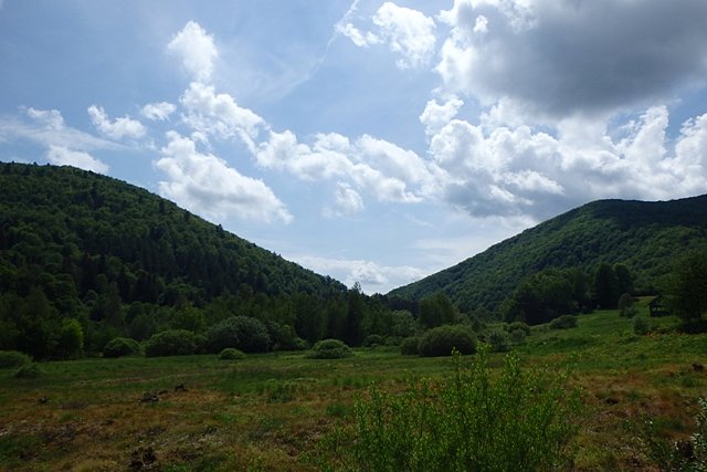 Od lewej: Berdo (1041 m n.p.m.), Dolina Solinki oraz Matragona (990 m n.p.m.)