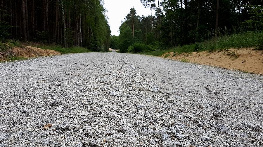 Kamienisty dojazd pożarowy 18