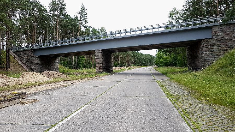 Wiadukt nad DW142 w okolicy krzyżówki z DW 141