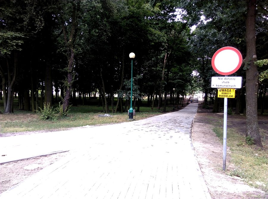 W Parku Michałówek roboty drogowe