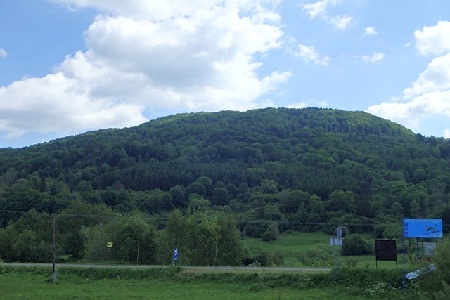 Wysokie Berdo (968 m n.p.m.) widziane od strony Wielkiej Pętli Bieszczadzkiej