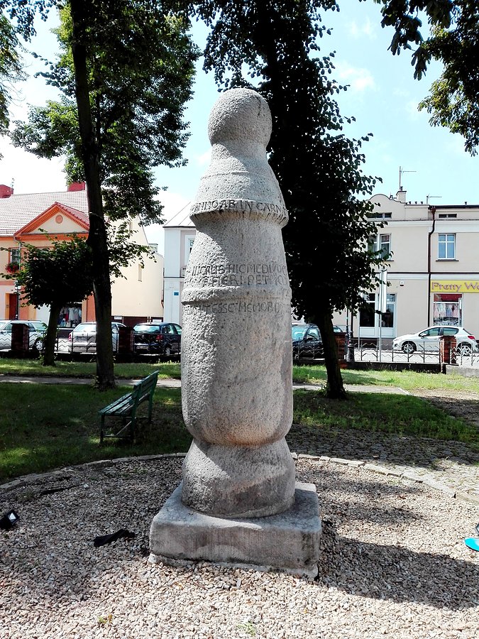 Romański słup drogowy w Koninie