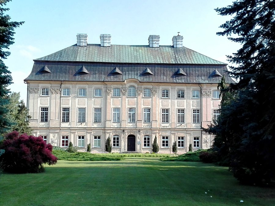 Pałac biskupi w Ciążeniu