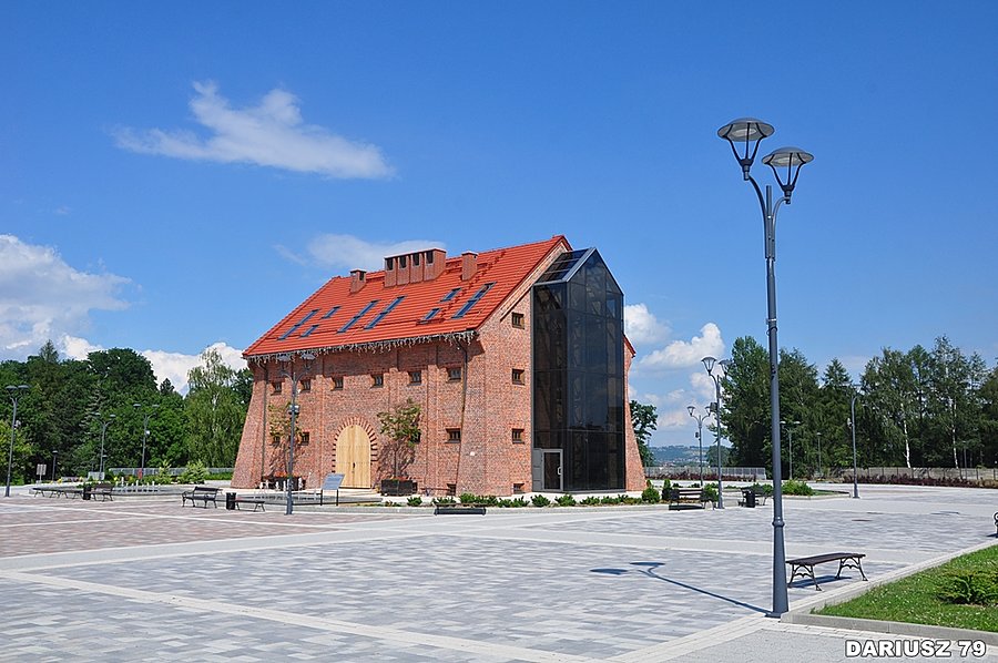 Boguchwała - Spichlerz