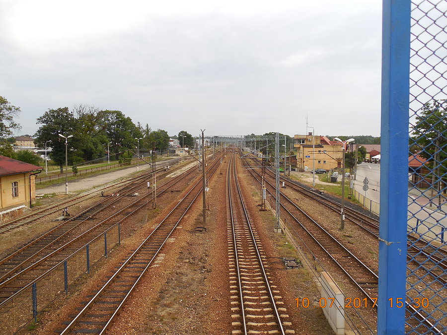 Linia nr 131 Chorzów Batory-Tczew i linia nr 143 Kalety-Wrocław Mikołajów widziane z kładki w Kaletach
