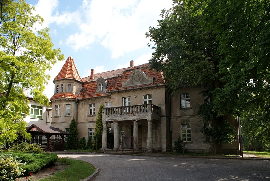 Zakrzewo - dwór - obecnie szkoła