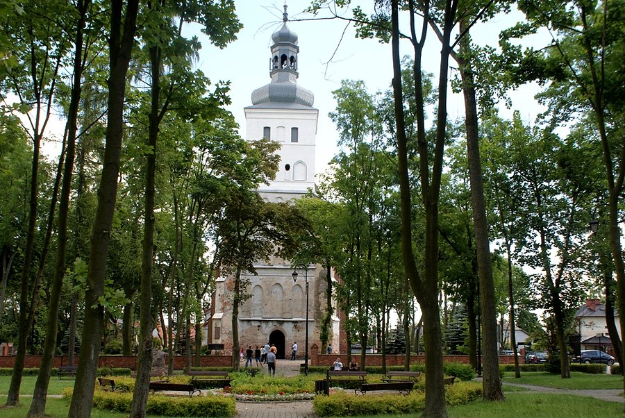 Późnogotycko-renesansowy kościół w Raciążku