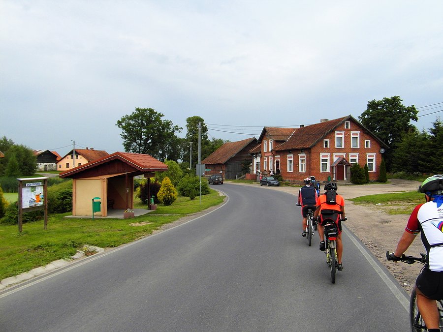 Rowerzyści na trasie- Warmia