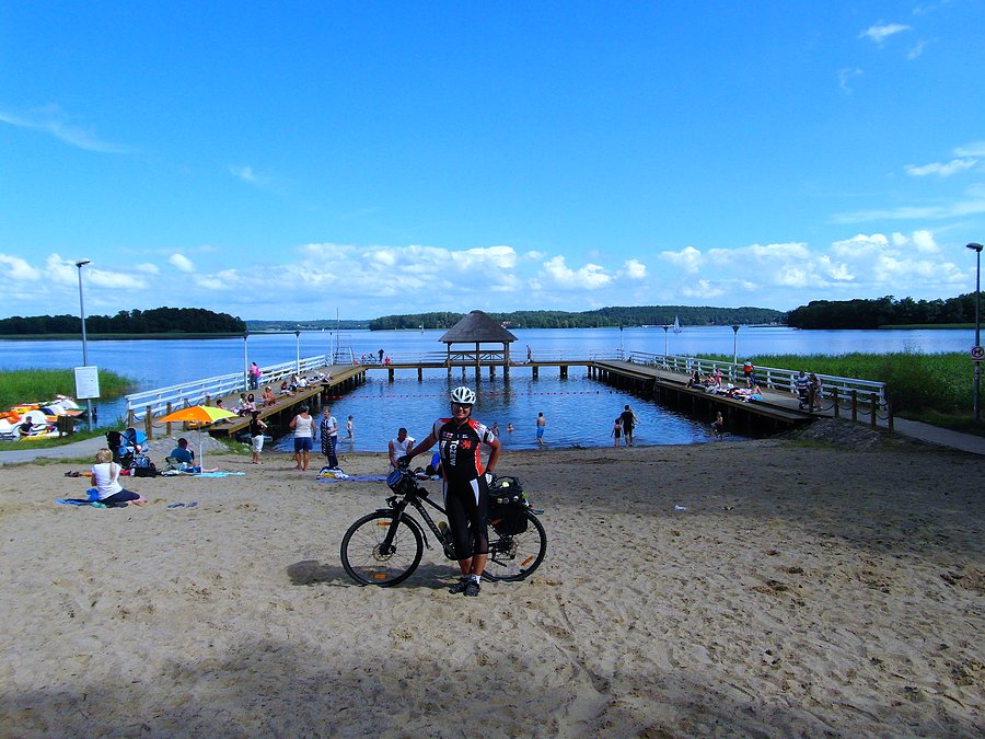 Plaża w Bogaczewie nad jeziorem Narie