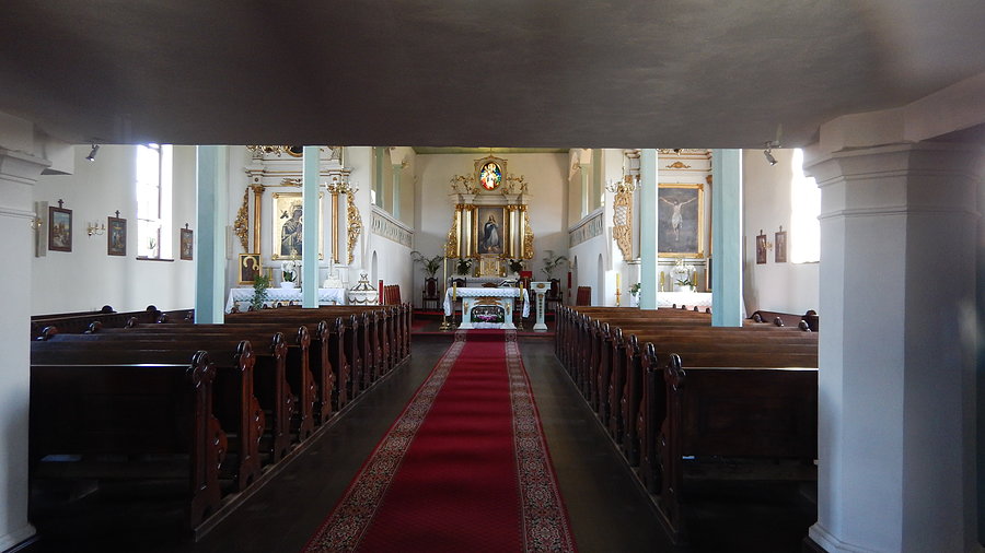 Wnętrze kościoła św. Mikołaja Biskupa w Skokach
