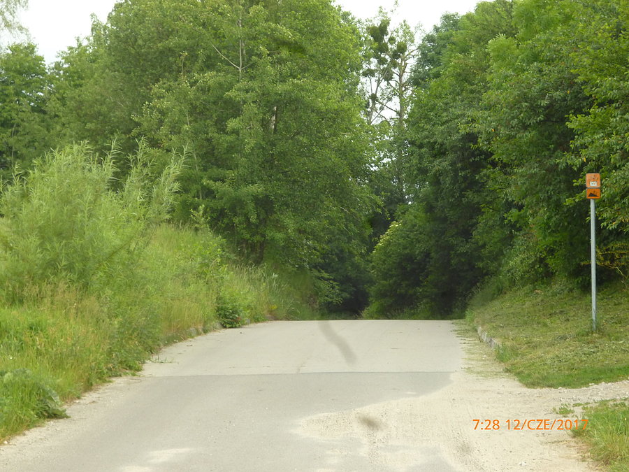 Tu już bokami na jezioro Nielisz - teren bardzo pagórkowaty
