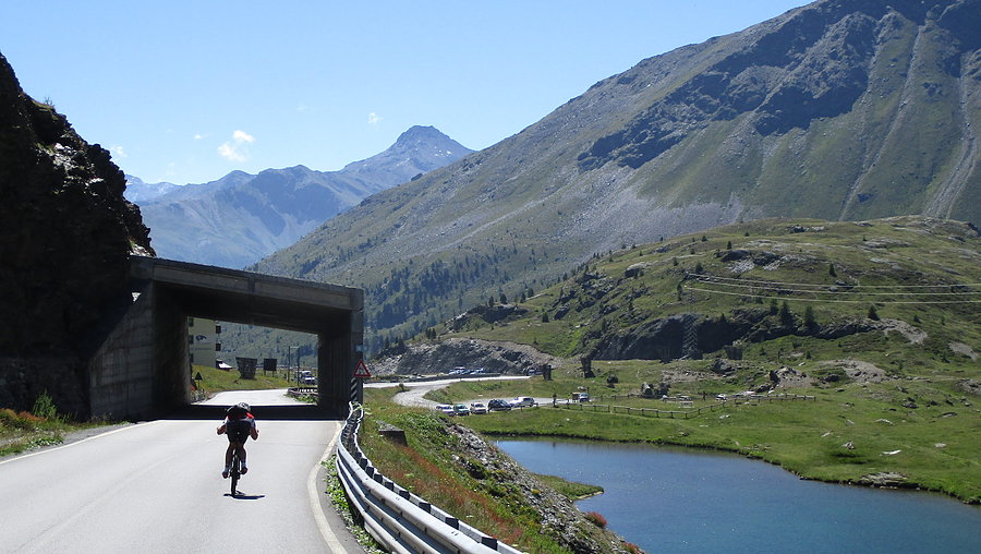 Druga przełęcz zdobyta i czas na długi zjazd do Bormio