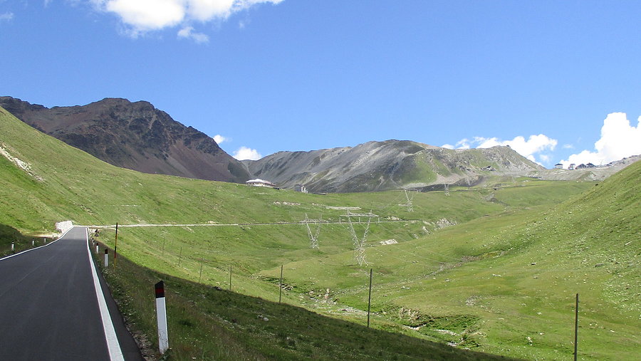 Stąd jeszcze 5 km asfaltowej wspinaczki na Stelvio