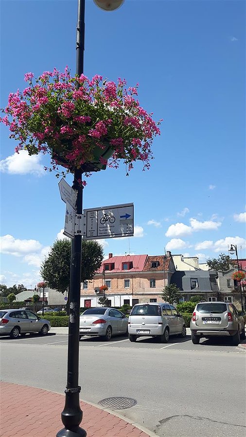 Rowerowy Szlak Wisły Konstancin Jeziorna 19 km; Powsin (parking) 26 km; Warszawa Łazienki 40 km