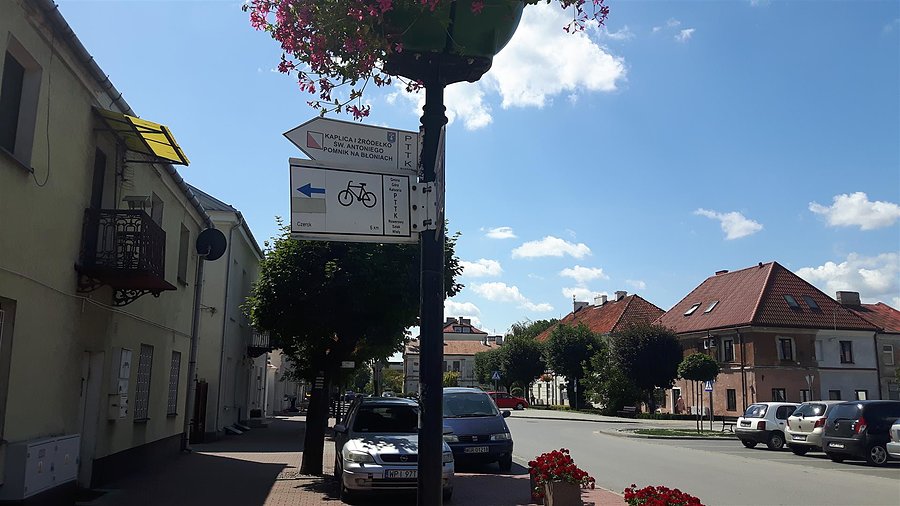 Kaplica i źródełko Św. Antoniego; Pomnik na Błoniach; Czersk 6 km