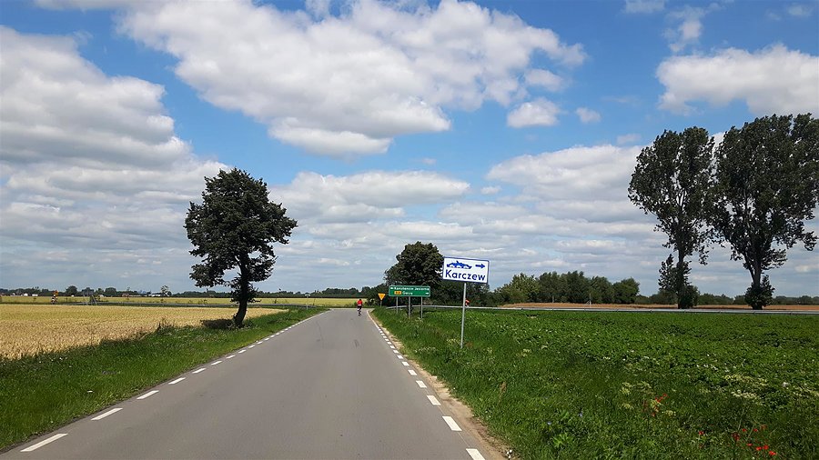 Skrzyżowanie w lewo Konstancin w prawo Gassy i na przystań