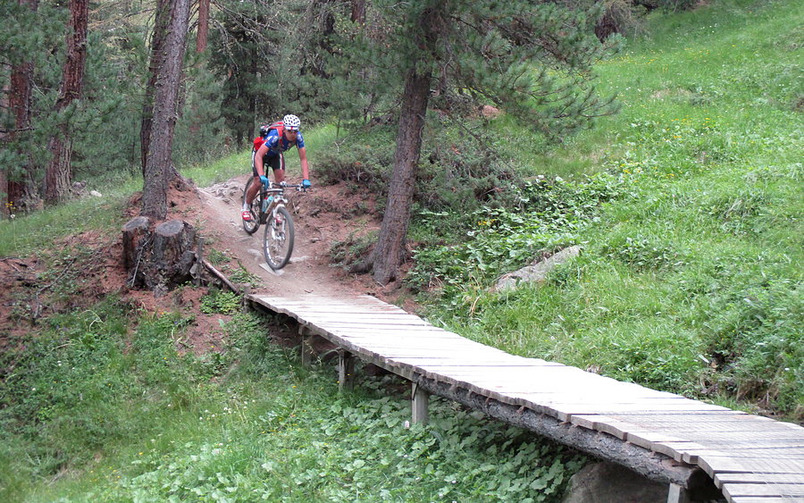 Ponad 4 km singiel (niebieski) był fajny i troszkę techniczny że udało mi się cyknąć jedną fotkę