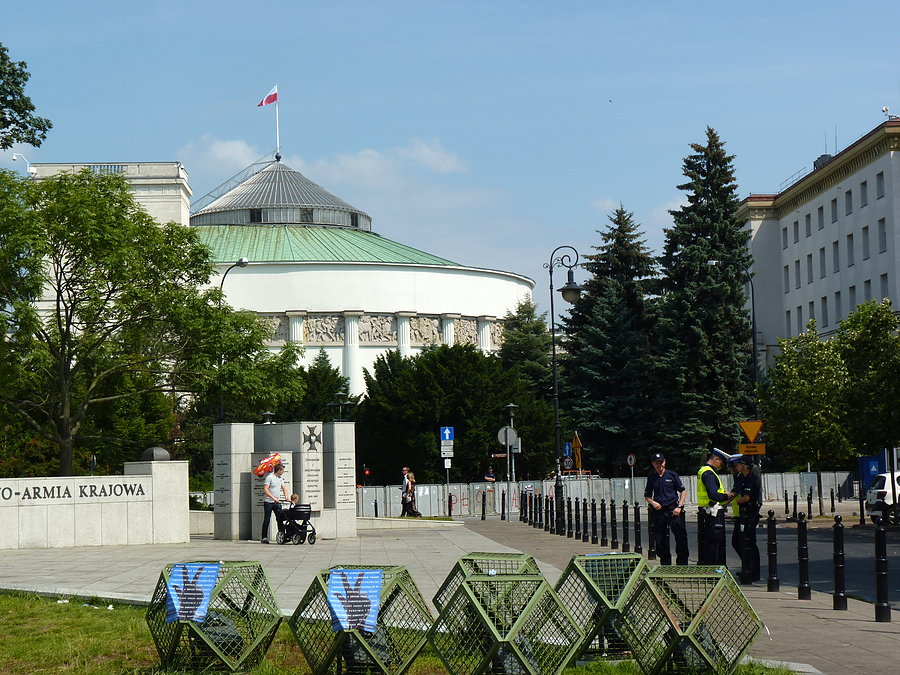 Dziś tylko policjanci pod sejmem