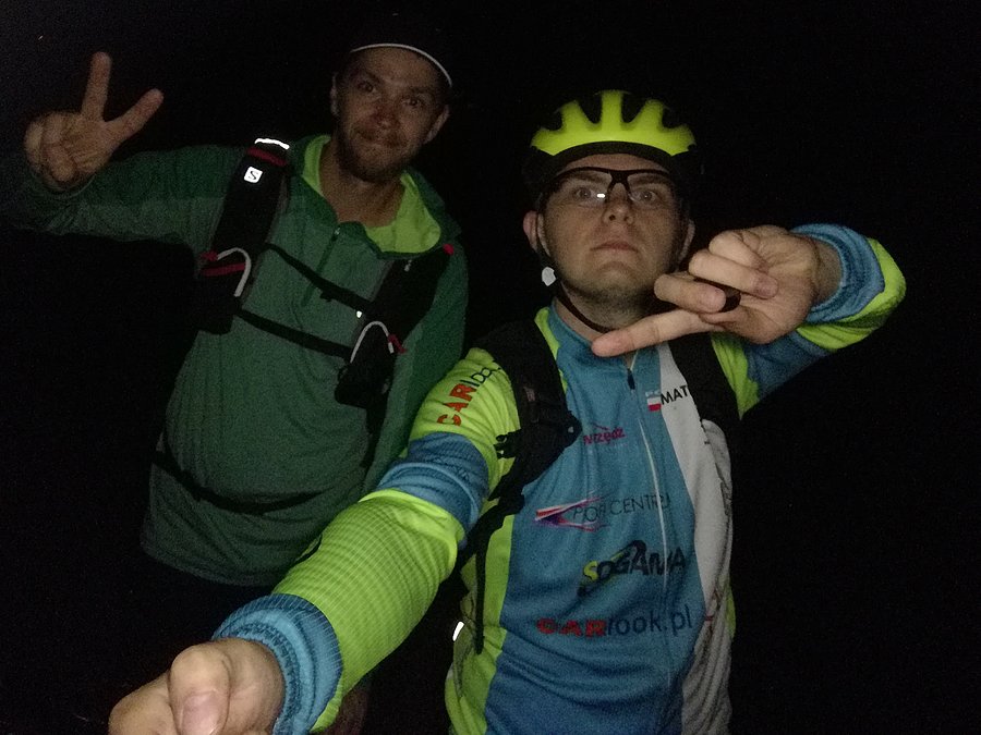 Z kolega Radkiem na nocnej jezdzie