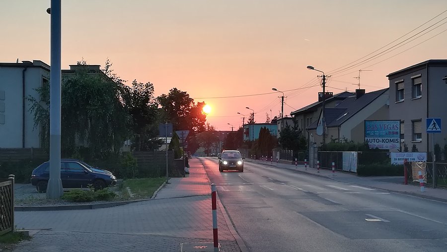 Zachodzące słońce w Komornikach