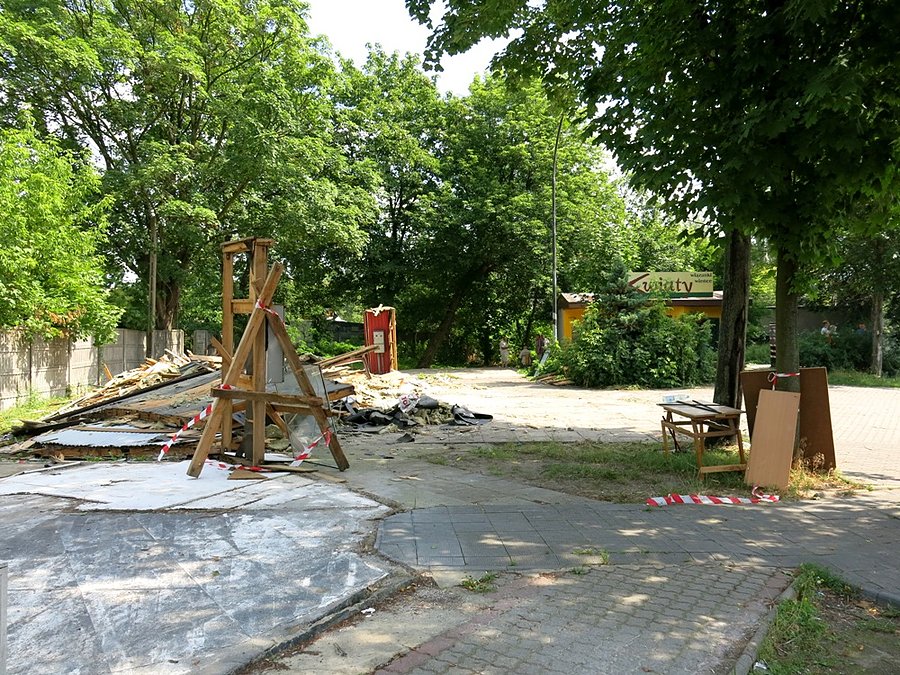 Kioski znikają z powierzchni ziemi - przejście między ul. Głowackiego, a św. Antoniego