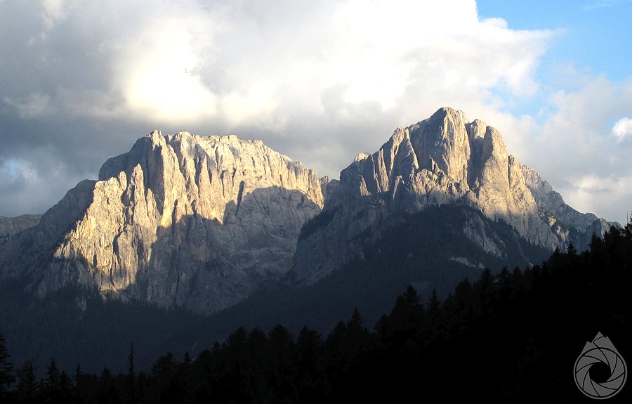 Skały nad Perą
