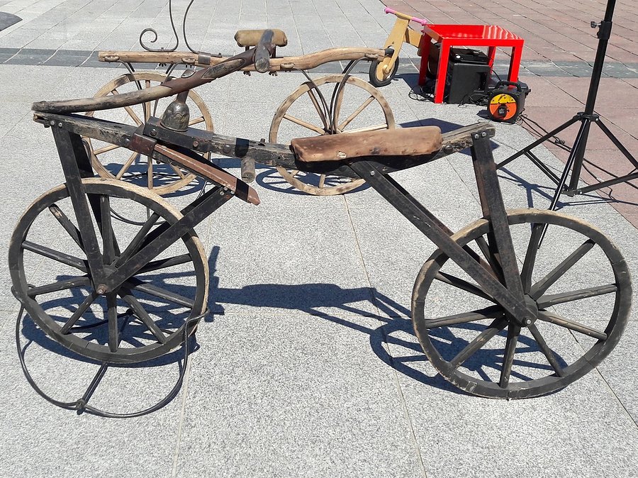 Retro rowerki na Rynku w Olsztynie II