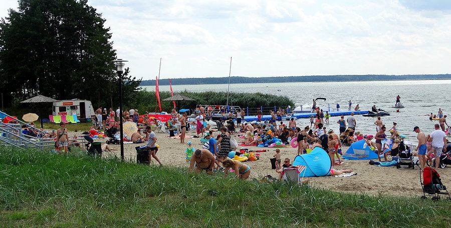 Na plaży w Nowym Warpnie - 30 lipca 17 r
