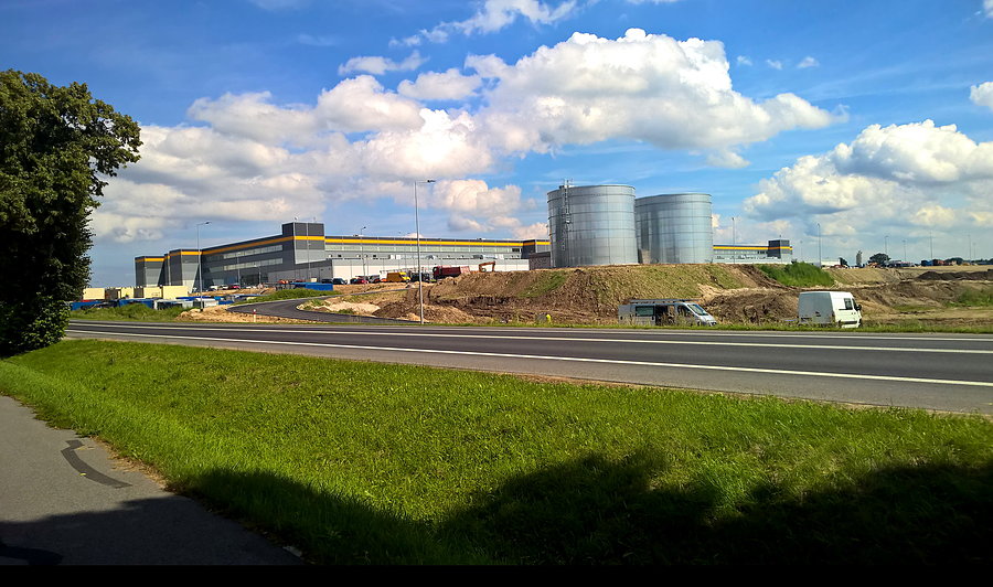 Okazale prezentują się obiekty firmy Amazon w Kołbaskowie