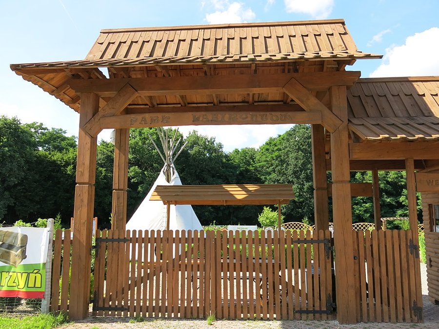 Przed Parkiem - Rąblów