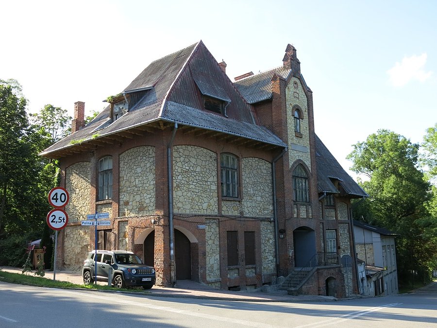 Przy głównej ulicy - Nałęczów