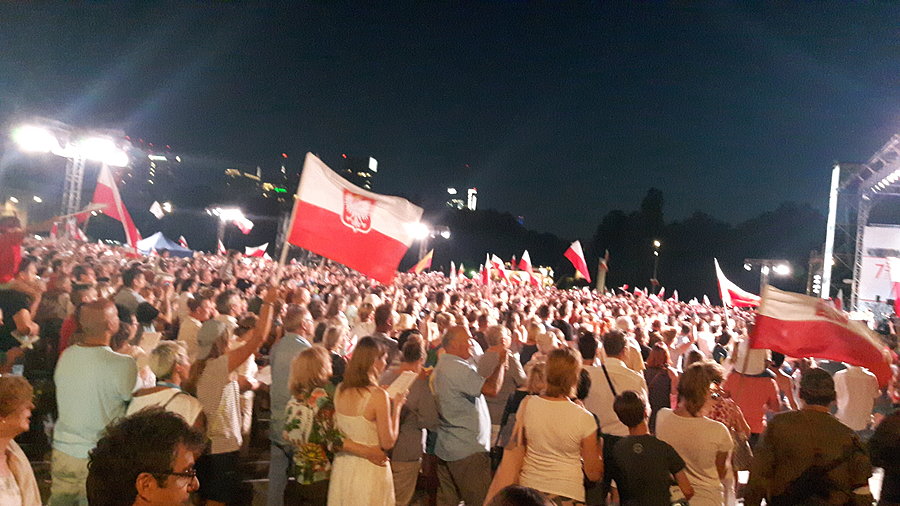 Warszawiacy śpiewają nieZakazane Piosenki