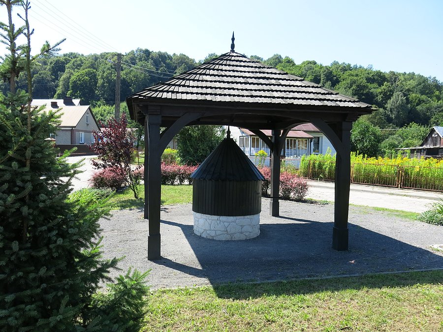 Studnia w Bochotnicy