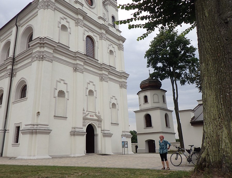 Pod kościołem w Kruszynie