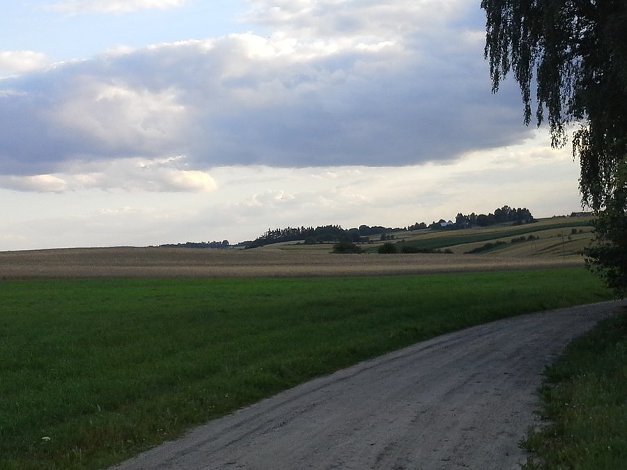 Chmurki goniły dzisiaj mnie