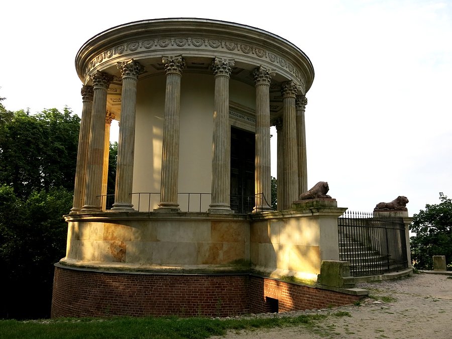 Świątynia Sybilli - Park w Puławach