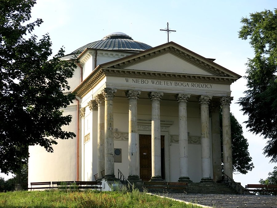 Niespotykana bryła kościoła - Puławy