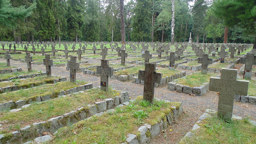 Stary cmentarz jeniecki (1871-1945) w Łambinowicach